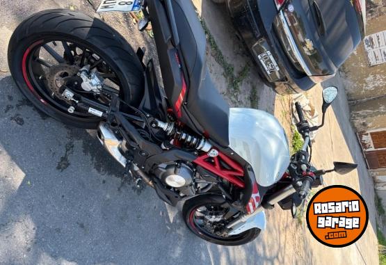 Motos - Benelli 302s 2023 Nafta 7486Km - En Venta