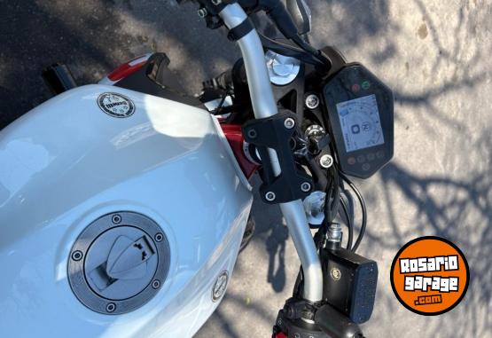 Motos - Benelli 302s 2023 Nafta 7486Km - En Venta