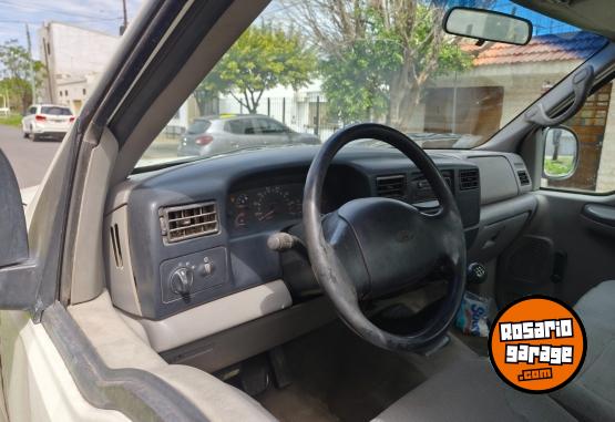 Camiones y Gr�as - Ford Duty con hidrogrua - En Venta