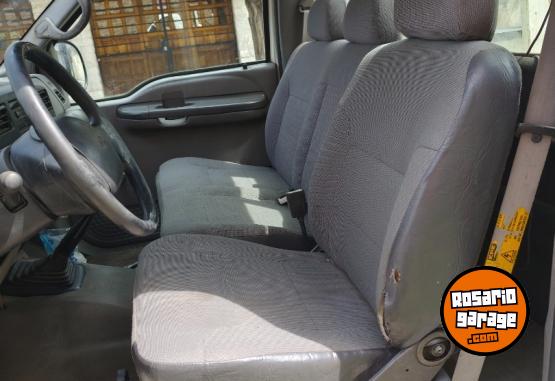 Camiones y Gr�as - Ford Duty con hidrogrua - En Venta