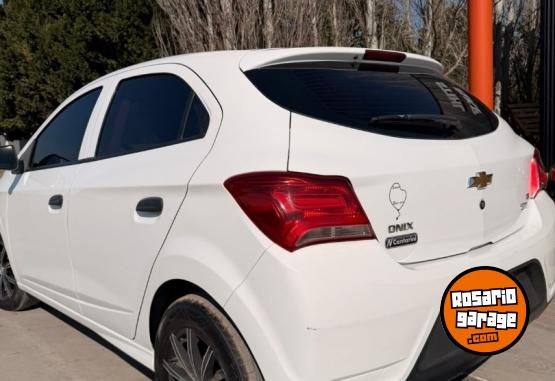 Autos - Chevrolet ONIX LT 2017 Nafta 150000Km - En Venta