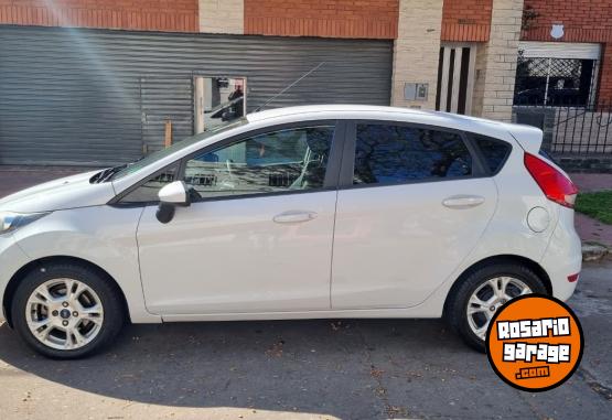 Autos - Ford Fiesta Kinetic 2014 Nafta 109000Km - En Venta