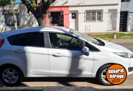 Autos - Ford Fiesta Kinetic 2014 Nafta 109000Km - En Venta