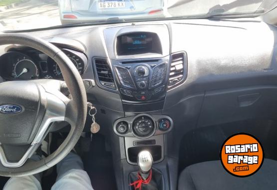 Autos - Ford Fiesta Kinetic 2014 Nafta 109000Km - En Venta
