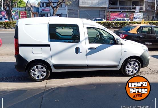 Utilitarios - Renault KANGOO FURG�N MIXTA 2026 Nafta 0Km - En Venta