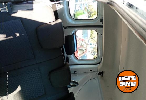 Utilitarios - Renault KANGOO FURG�N MIXTA 2026 Nafta 0Km - En Venta