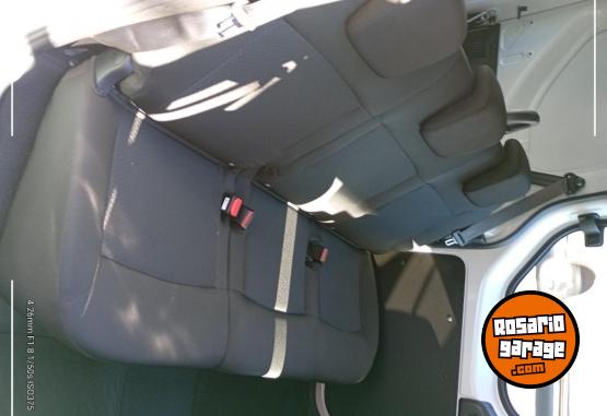 Utilitarios - Renault KANGOO FURG�N MIXTA 2026 Nafta 0Km - En Venta