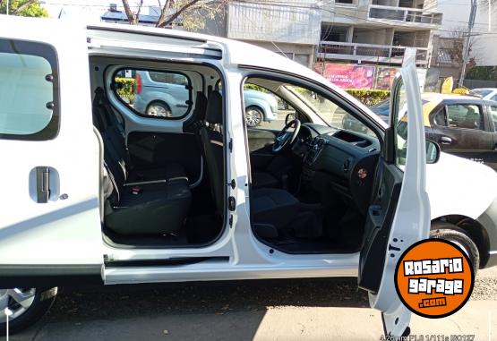 Utilitarios - Renault KANGOO FURG�N MIXTA 2026 Nafta 0Km - En Venta