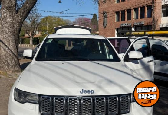 Camionetas - Jeep Grand Cherokee Overland 2017 Nafta 140000Km - En Venta
