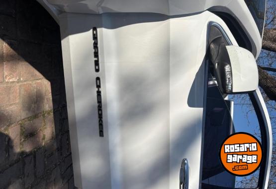 Camionetas - Jeep Grand Cherokee Overland 2017 Nafta 140000Km - En Venta