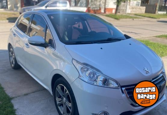 Autos - Peugeot 208 2013 Nafta 125000Km - En Venta