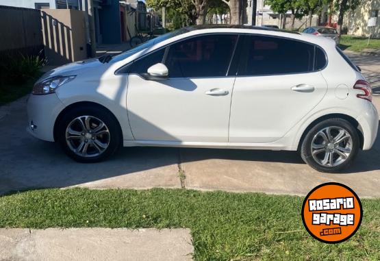 Autos - Peugeot 208 2013 Nafta 125000Km - En Venta