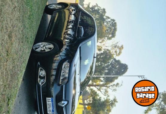 Autos - Renault Logan privilege 2016 Nafta 130000Km - En Venta
