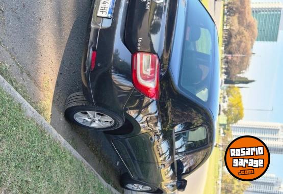 Autos - Renault Logan privilege 2016 Nafta 130000Km - En Venta