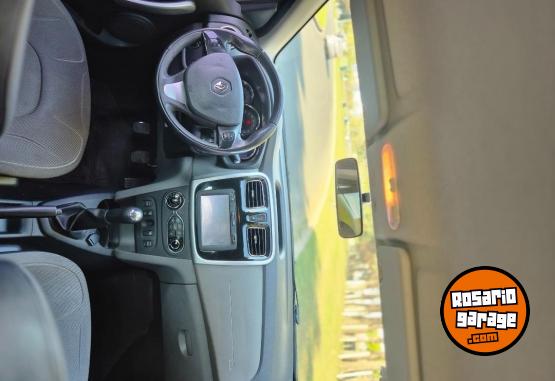 Autos - Renault Logan privilege 2016 Nafta 130000Km - En Venta