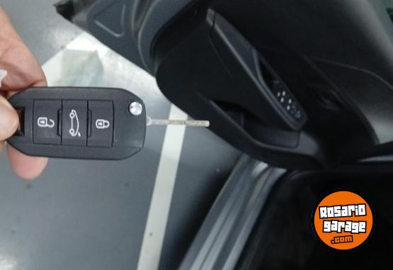 Autos - Peugeot 208 like 2022 Nafta 63000Km - En Venta
