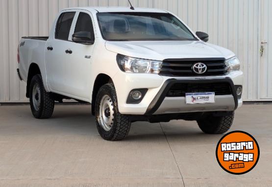 Camionetas - Toyota Hilux DX 4x4 2020 Diesel 236000Km - En Venta