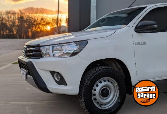 Camionetas - Toyota Hilux DX 4x4 2020 Diesel 236000Km - En Venta