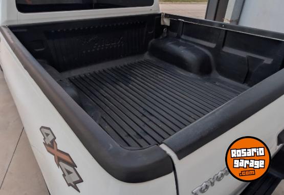 Camionetas - Toyota Hilux DX 4x4 2020 Diesel 236000Km - En Venta