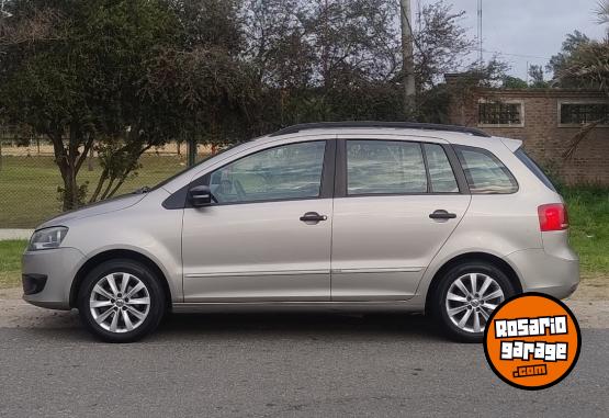 Autos - Volkswagen Suran trendline full 2010 GNC 124000Km - En Venta