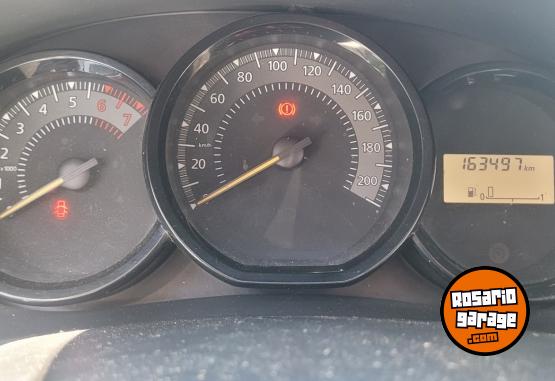 Autos - Renault Logan 2015 GNC 163500Km - En Venta