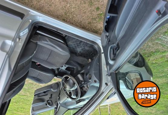 Utilitarios - Peugeot Partner 2016 Diesel 173350Km - En Venta