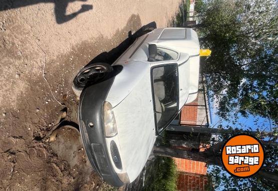 Utilitarios - Ford Courier 1998 Diesel 999999Km - En Venta