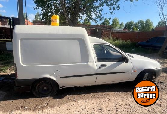 Utilitarios - Ford Courier 1998 Diesel 999999Km - En Venta