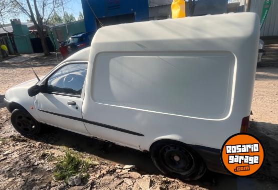 Utilitarios - Ford Courier 1998 Diesel 999999Km - En Venta