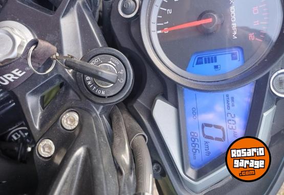 Motos - Bajaj Rouser 2020 Nafta 8600Km - En Venta