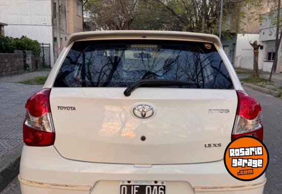 Autos - Toyota Etios 2015 GNC 173000Km - En Venta