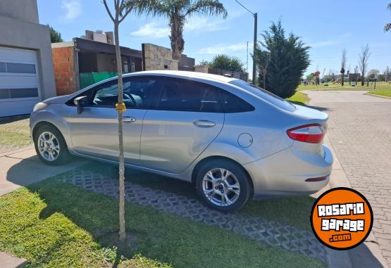 Autos - Ford Fiesta Kinetic 2014 Nafta 199000Km - En Venta
