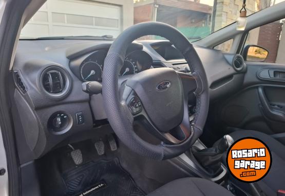 Autos - Ford Fiesta Kinetic 2014 Nafta 199000Km - En Venta