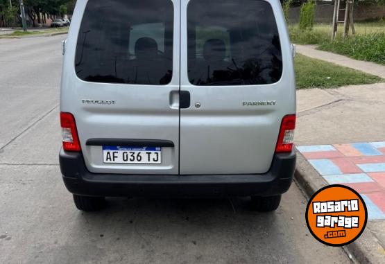 Utilitarios - Peugeot Partner 2021 Diesel 81000Km - En Venta