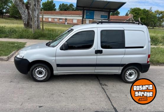 Utilitarios - Peugeot Partner 2021 Diesel 81000Km - En Venta