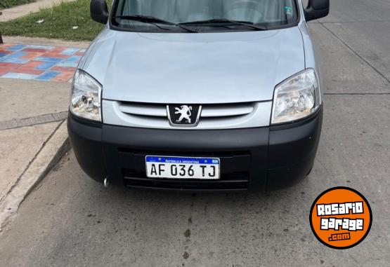 Utilitarios - Peugeot Partner 2021 Diesel 81000Km - En Venta