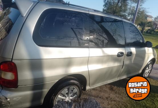Autos - Kia Carnival 2000 Diesel 233000Km - En Venta