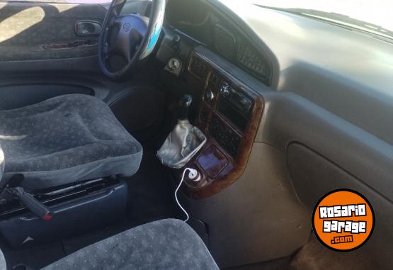 Autos - Kia Carnival 2000 Diesel 233000Km - En Venta