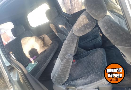Autos - Kia Carnival 2000 Diesel 233000Km - En Venta