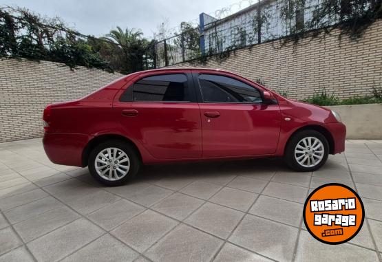 Autos - Toyota Etios xls 1.5 M/T sed�n 4 2013 Nafta 119000Km - En Venta