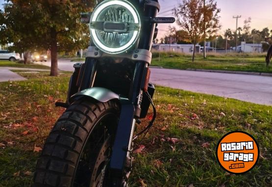 Motos - Husqvarna Svartpilen 2021 Nafta 4700Km - En Venta