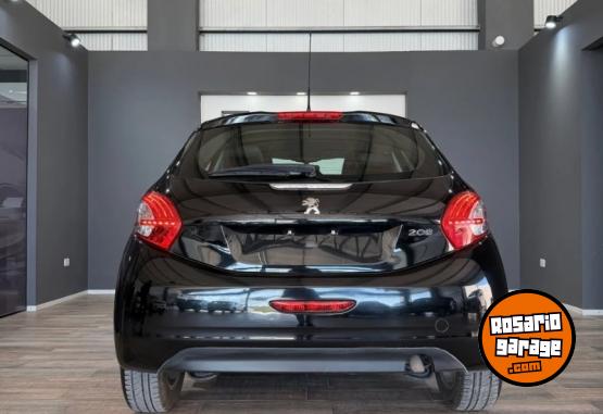 Autos - Peugeot 208 Allure Touchscreen 2016 Nafta 131100Km - En Venta