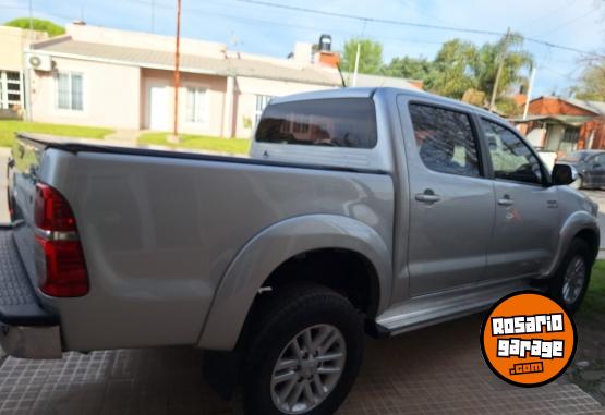 Camionetas - Toyota Hilux SRV C/CUERO 4X2 2014 Diesel 170000Km - En Venta