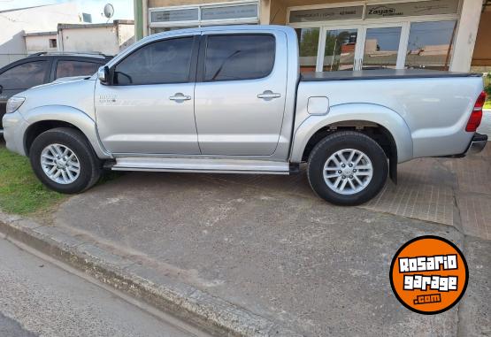 Camionetas - Toyota Hilux SRV C/CUERO 4X2 2014 Diesel 170000Km - En Venta