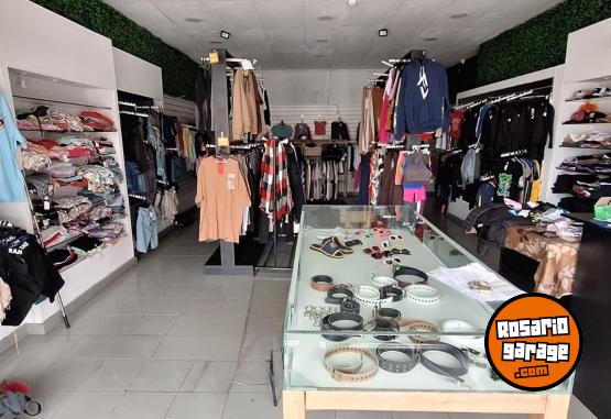 Indumentaria - Se vende LOTE DE ROPA - En Venta