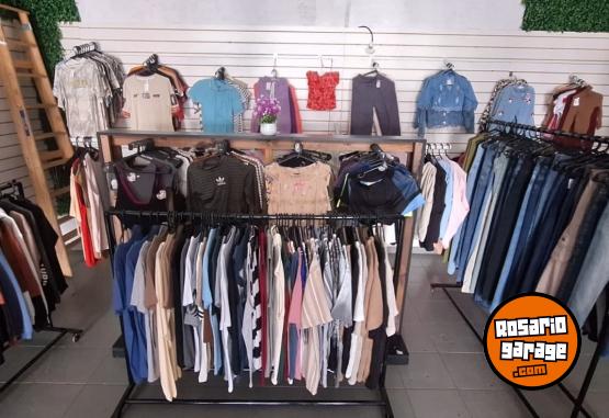 Indumentaria - Se vende LOTE DE ROPA - En Venta
