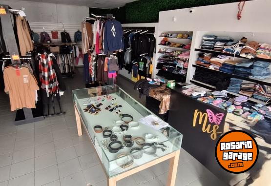 Indumentaria - Se vende LOTE DE ROPA - En Venta