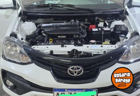 Autos - Toyota ETIOS XLS PACK 2024 Nafta 44400Km - En Venta