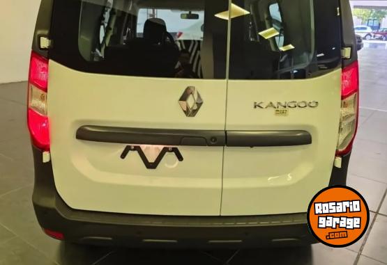 Utilitarios - Renault Kangoo Stepway 2026 Nafta 0Km - En Venta