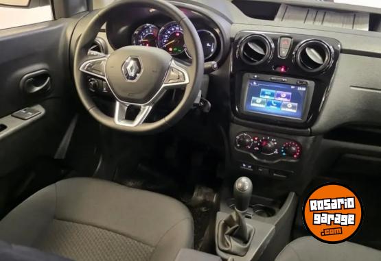 Utilitarios - Renault Kangoo Stepway 2026 Nafta 0Km - En Venta
